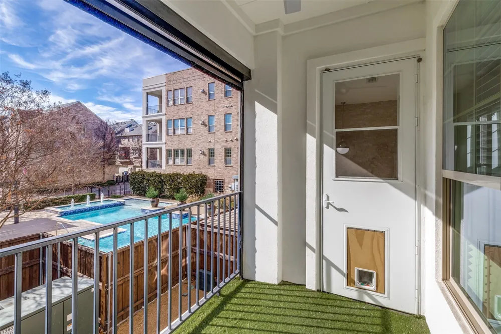 5015 Meridian Lane #1102 Addison, TX 75001