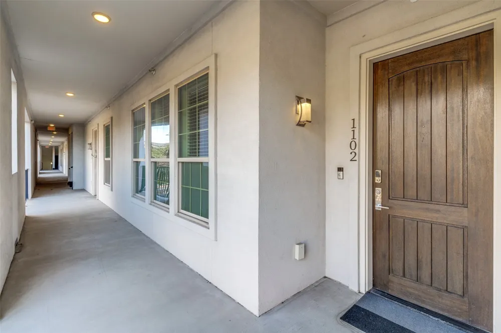 5015 Meridian Lane #1102 Addison, TX 75001