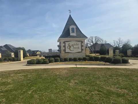 3805 Saddle Creek