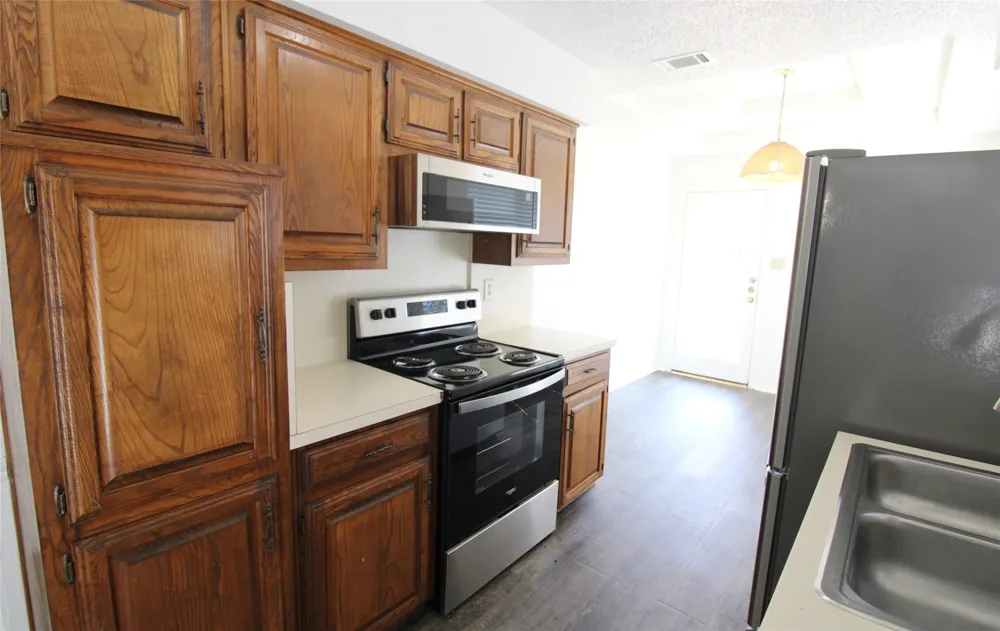 1234 Mockingbird Lane DeSoto, TX 75115
