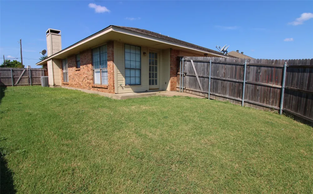 1234 Mockingbird Lane DeSoto, TX 75115