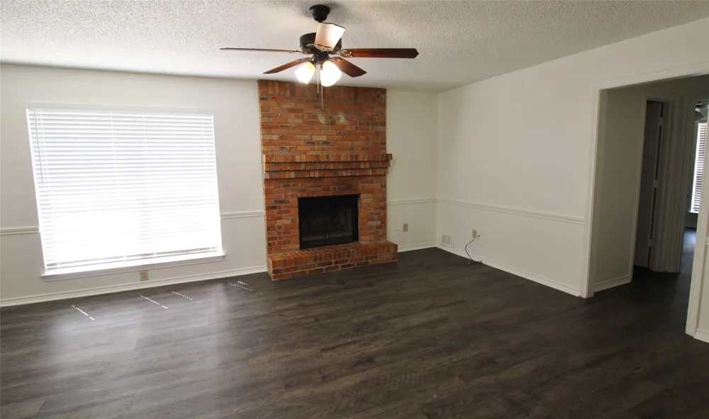 1234 Mockingbird Lane DeSoto, TX 75115