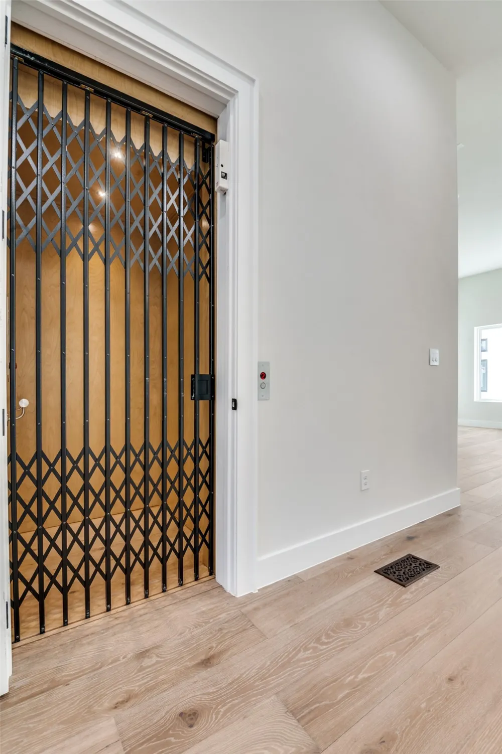218 E Dallas Road #102 Grapevine, TX 76051