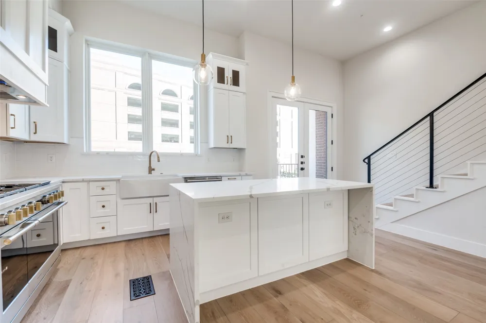 218 E Dallas Road #102 Grapevine, TX 76051