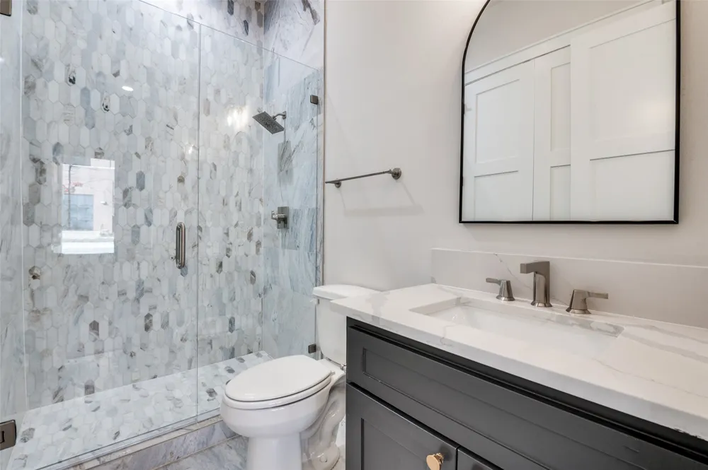 218 E Dallas Road #102 Grapevine, TX 76051