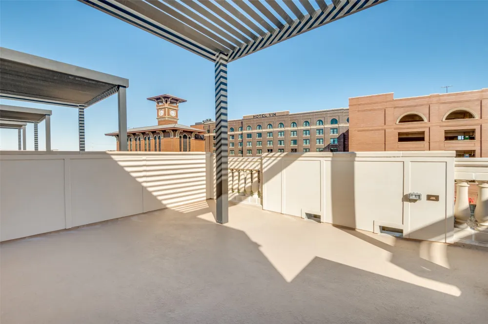 218 E Dallas Road #102 Grapevine, TX 76051