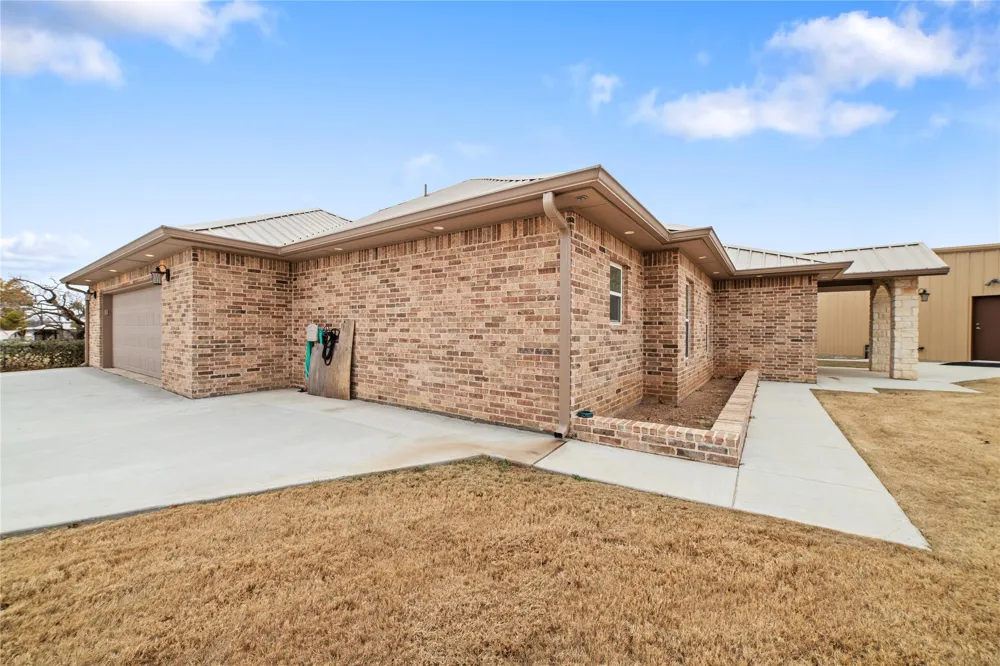 241 E Circle Drive Coleman, TX 76834