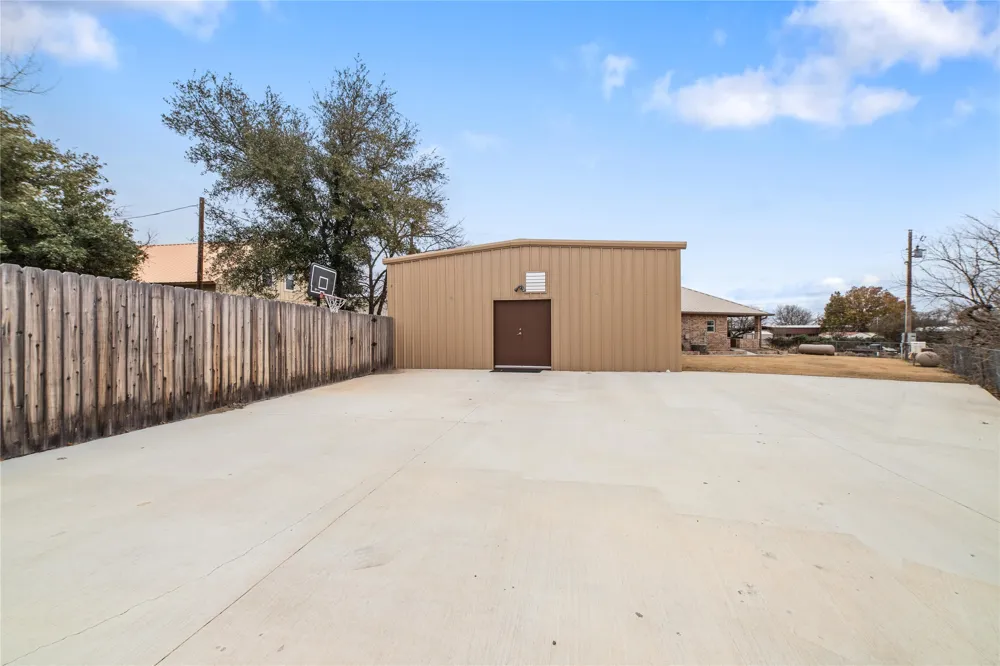 241 E Circle Drive Coleman, TX 76834