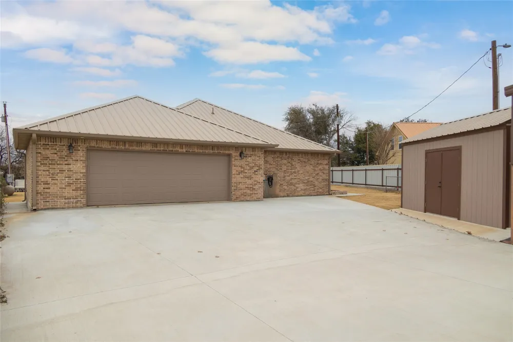 241 E Circle Drive Coleman, TX 76834