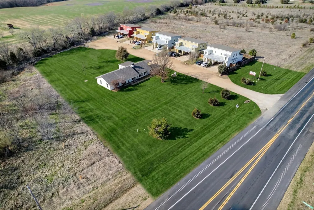 5353 US Highway 377 Tioga, TX 76271