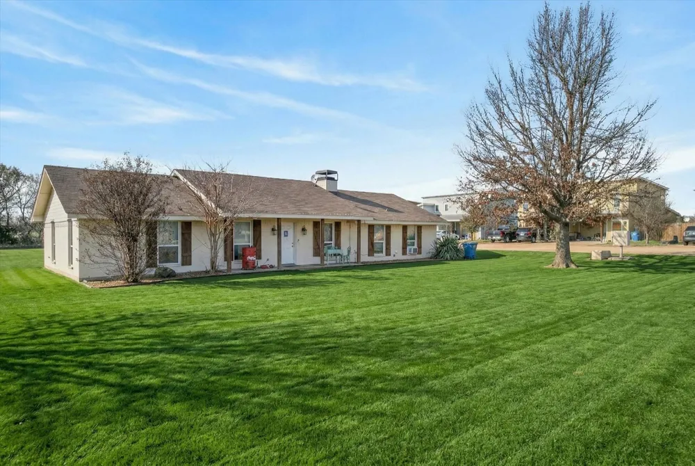 5353 US Highway 377 Tioga, TX 76271