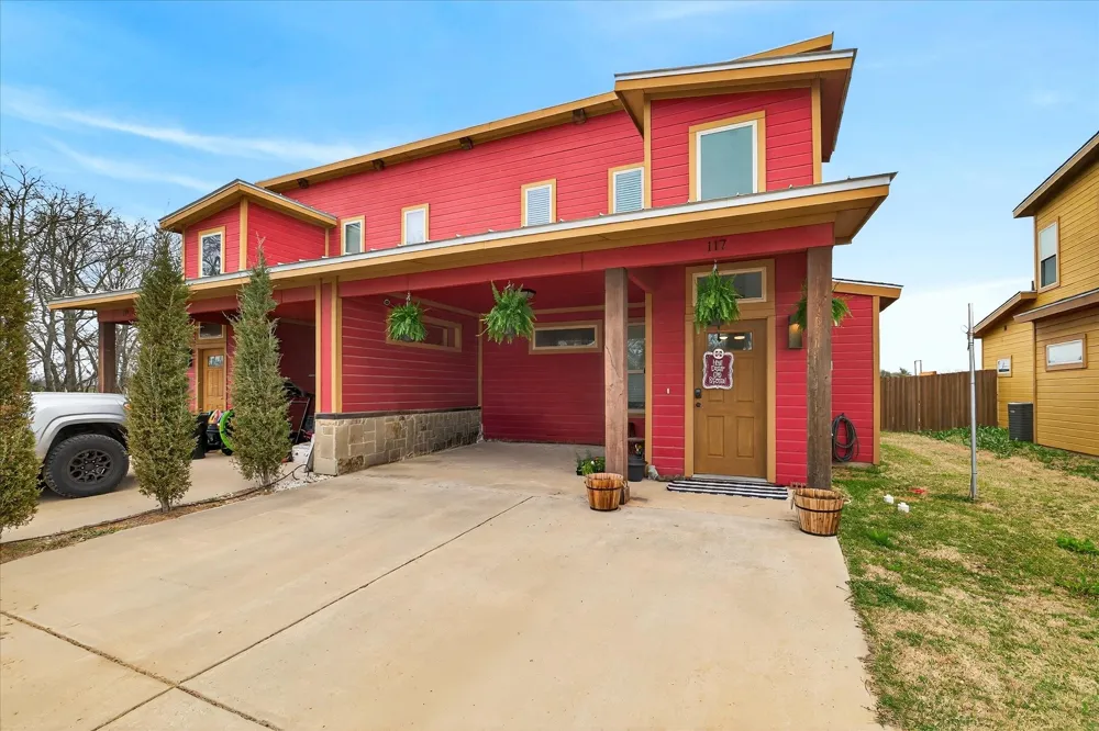 5353 US Highway 377 Tioga, TX 76271