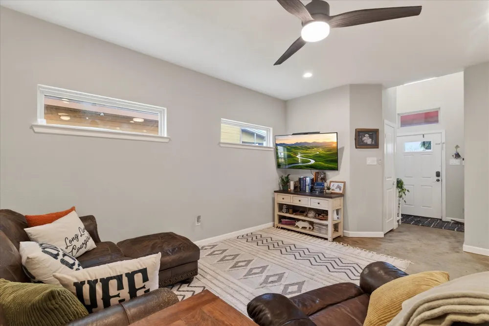 5353 US Highway 377 Tioga, TX 76271