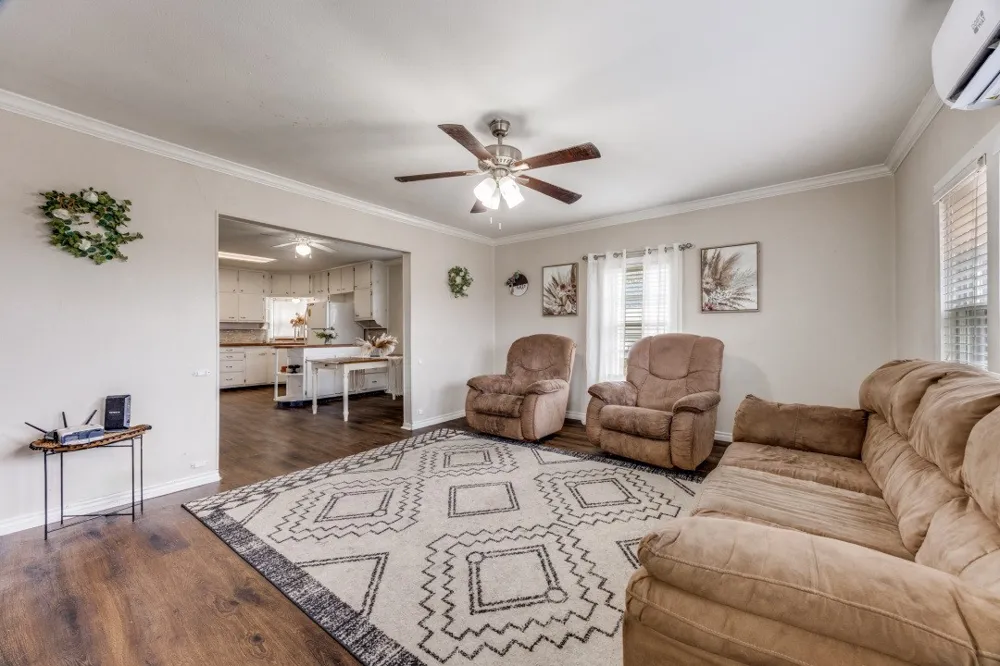 308 Bois D Arc Street Savoy, TX 75479