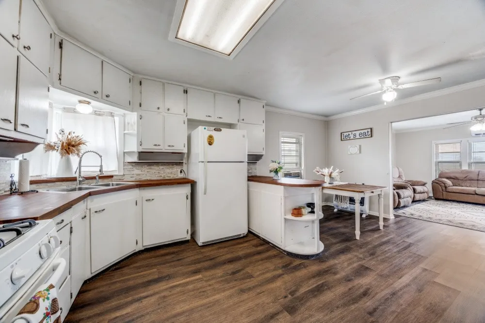 308 Bois D Arc Street Savoy, TX 75479