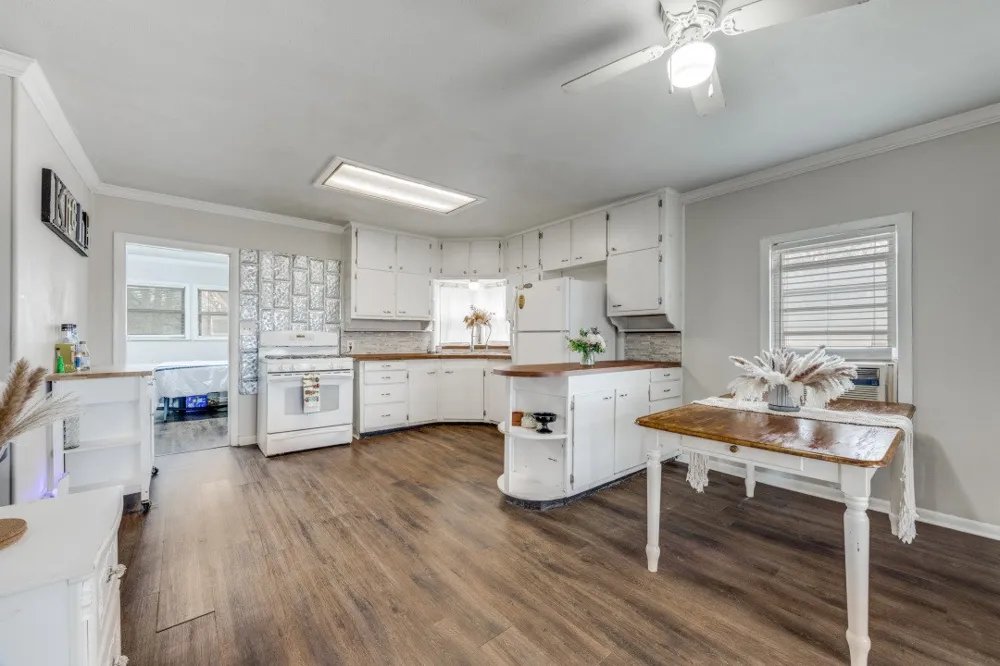 308 Bois D Arc Street Savoy, TX 75479