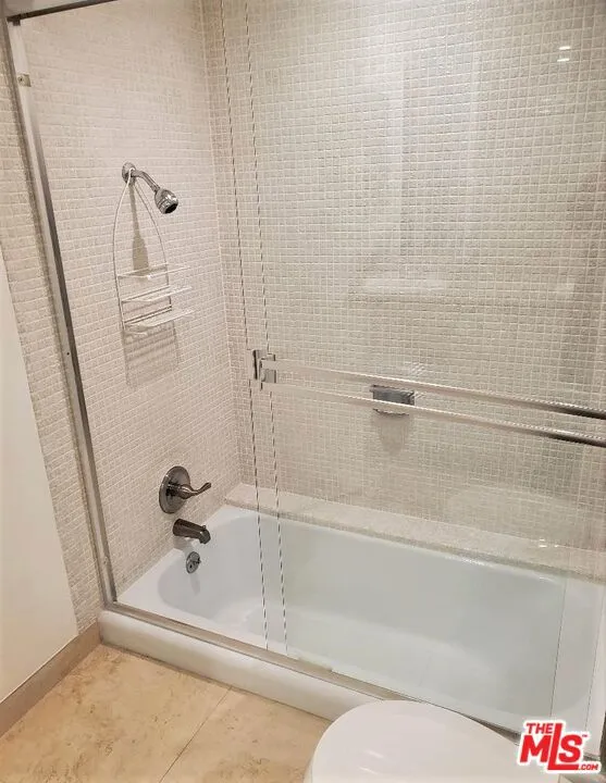 435 PALM DRIVE #202 Beverly Hills, CA 90210