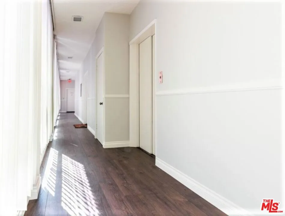 435 PALM DRIVE #202 Beverly Hills, CA 90210