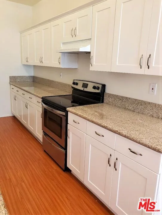 435 PALM DRIVE #202 Beverly Hills, CA 90210