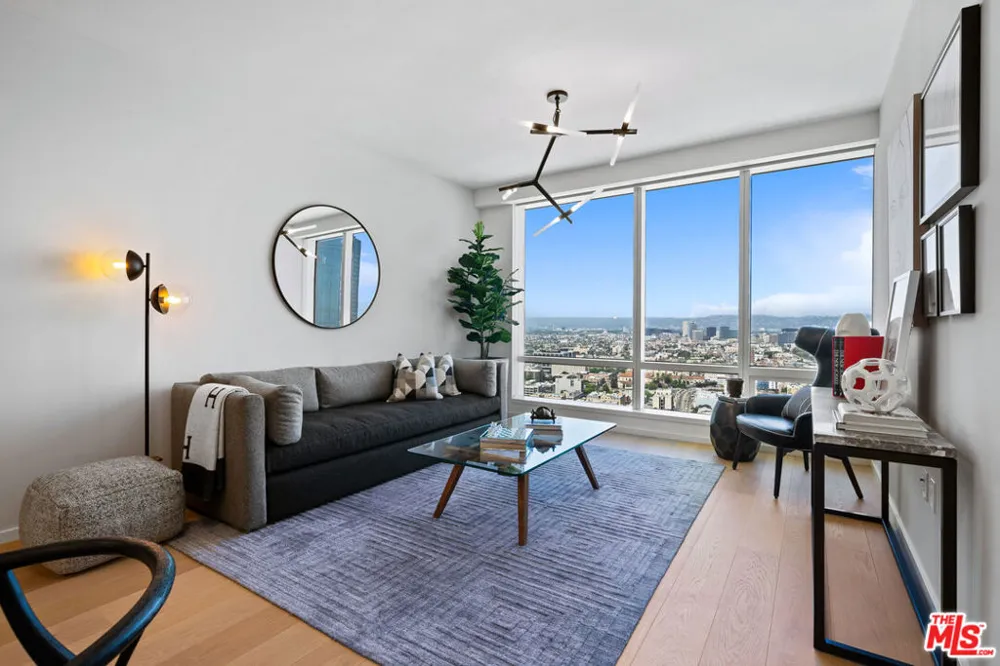 877 Francisco Street #2212 Los Angeles, CA 90017