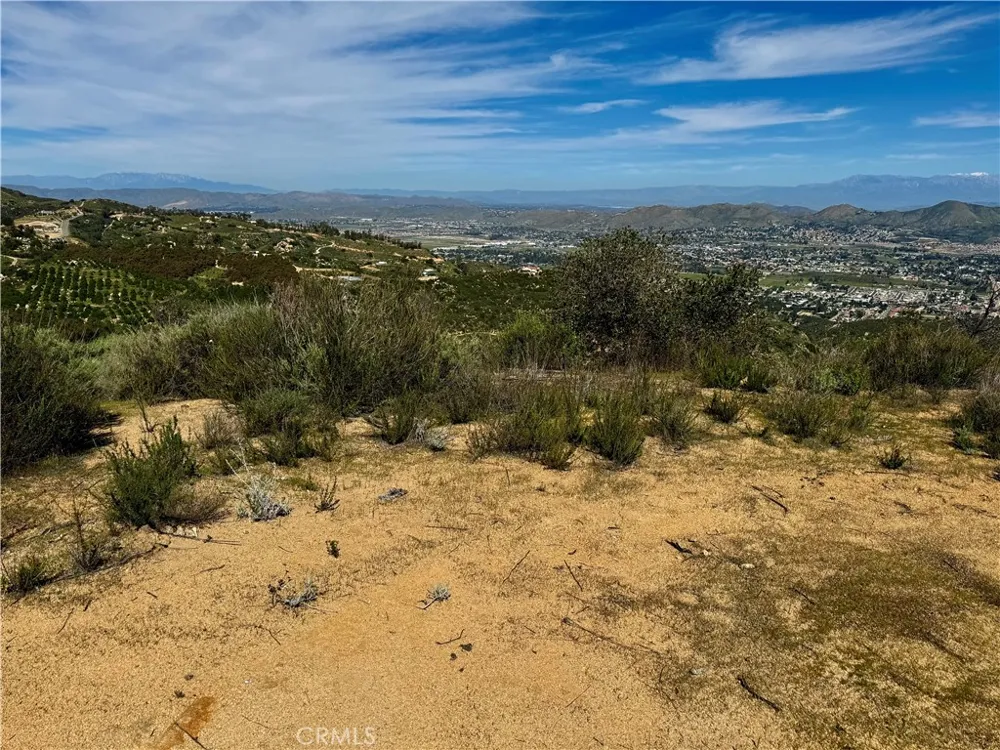 37685 El Tigre Murrieta, CA 92562