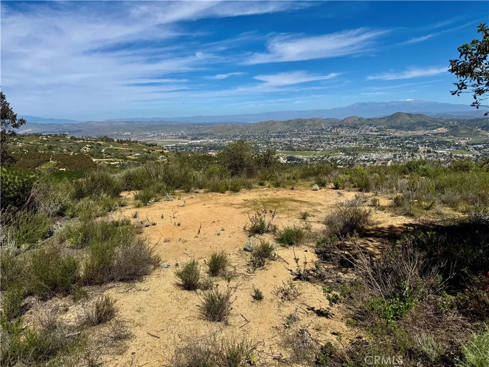 37685 El Tigre Murrieta, CA 92562