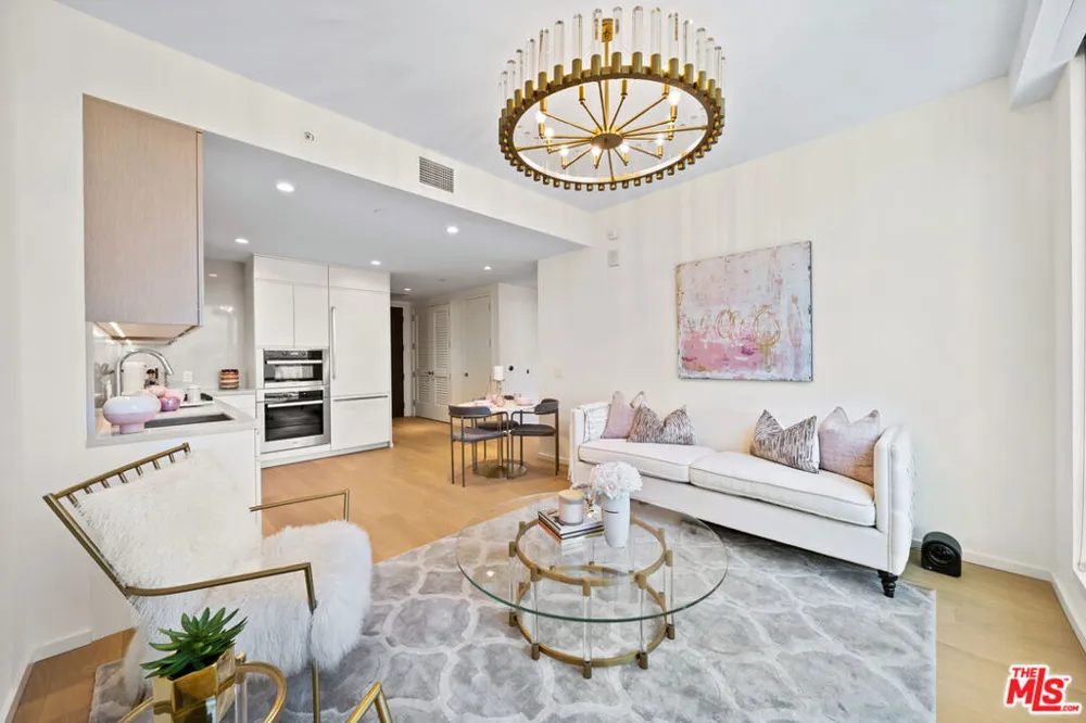 877 Francisco Street #2305 Los Angeles, CA 90017