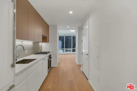 877 Francisco Street #1121