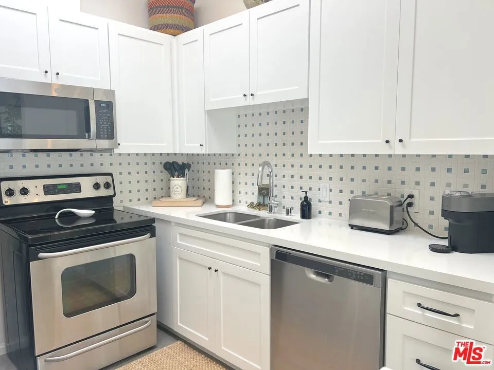 25366 Malibu Road #2 Malibu, CA 90265