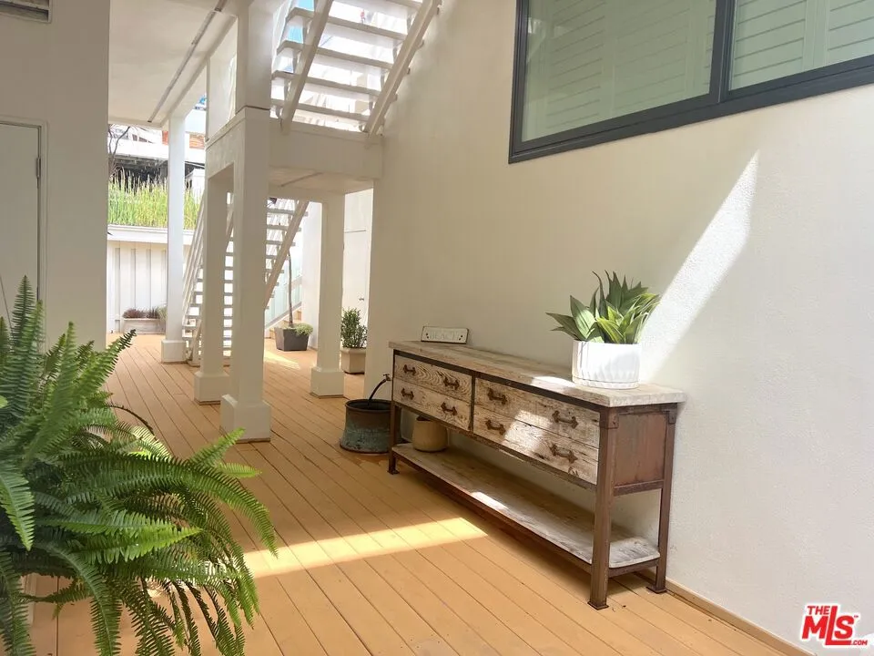 25366 Malibu Road #2 Malibu, CA 90265