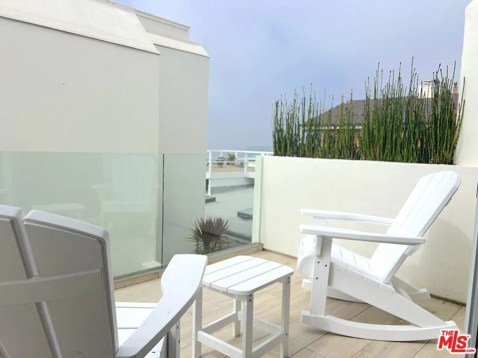 25366 Malibu Road #2 Malibu, CA 90265
