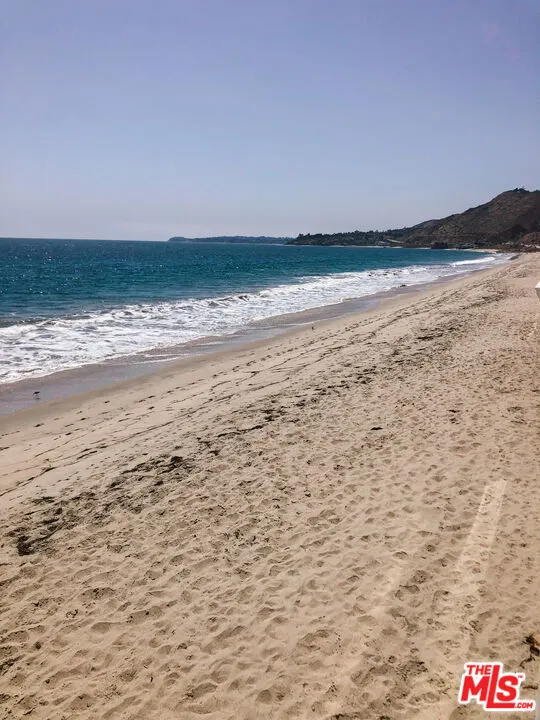 25366 Malibu Road #2 Malibu, CA 90265