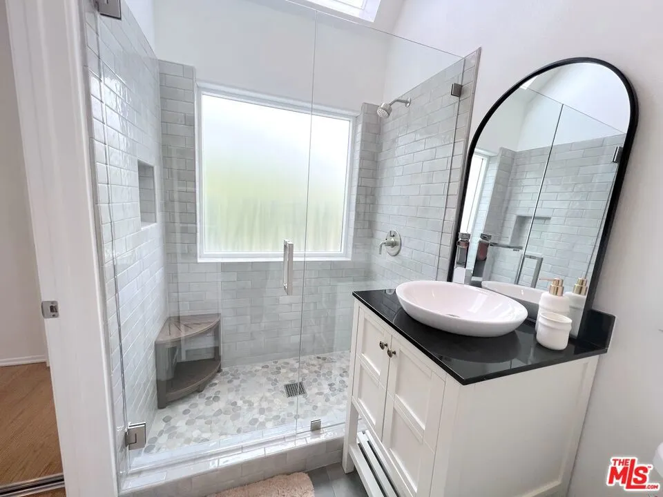 25366 Malibu Road #2 Malibu, CA 90265
