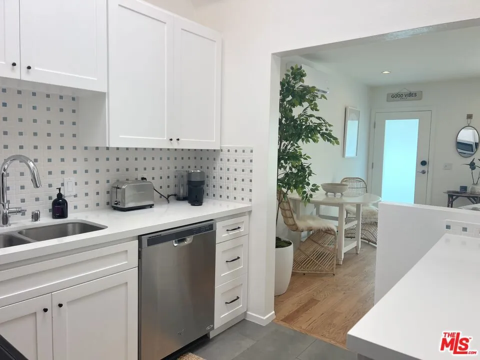 25366 Malibu Road #2 Malibu, CA 90265