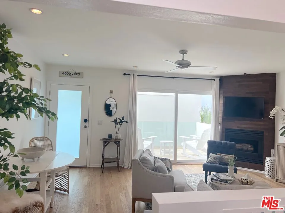25366 Malibu Road #2 Malibu, CA 90265