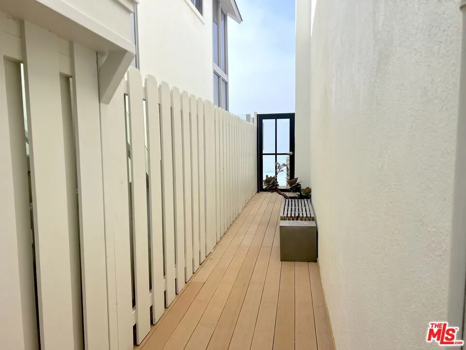 25366 Malibu Road #2 Malibu, CA 90265