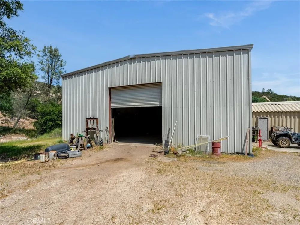 1535 Parkhill Road Santa Margarita, CA 93453