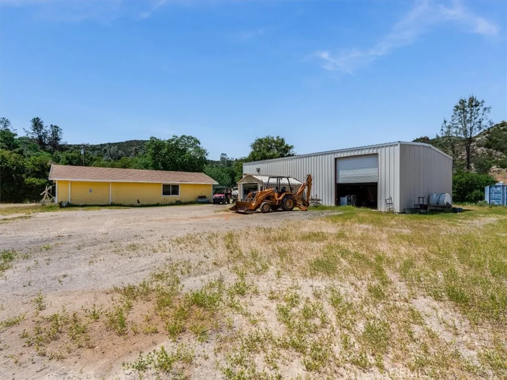 1535 Parkhill Road Santa Margarita, CA 93453