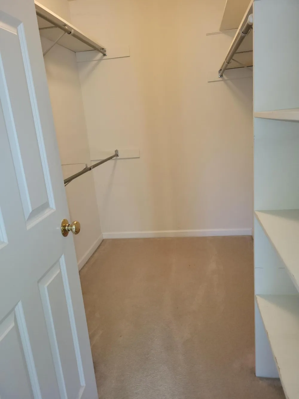 2720 Georgetowne Drive #B2 Highland, IN 46322