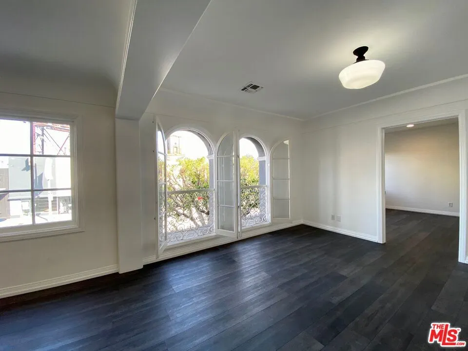 619 S La Brea Avenue #2nd Floor Los Angeles, CA 90036