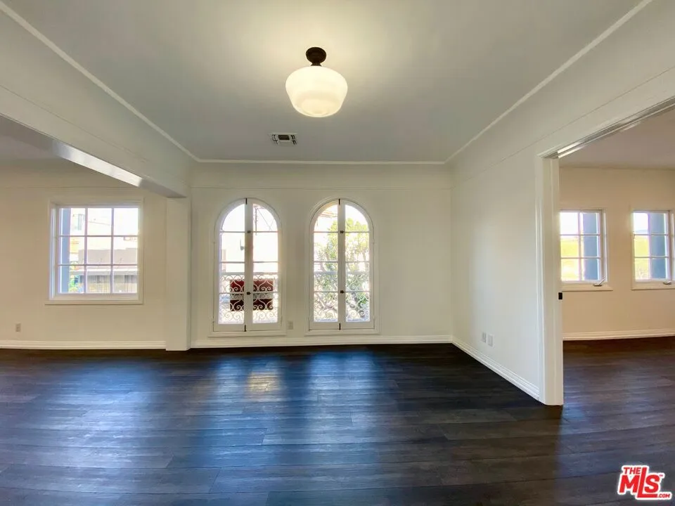 619 S La Brea Avenue #2nd Floor Los Angeles, CA 90036
