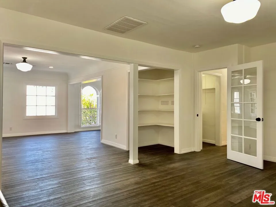 619 S La Brea Avenue #2nd Floor Los Angeles, CA 90036