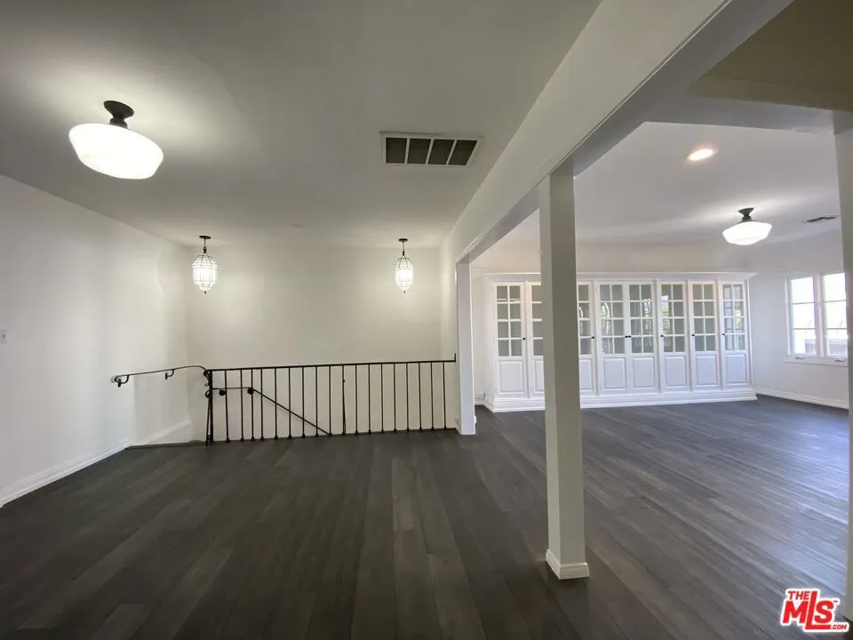 619 S La Brea Avenue #2nd Floor Los Angeles, CA 90036