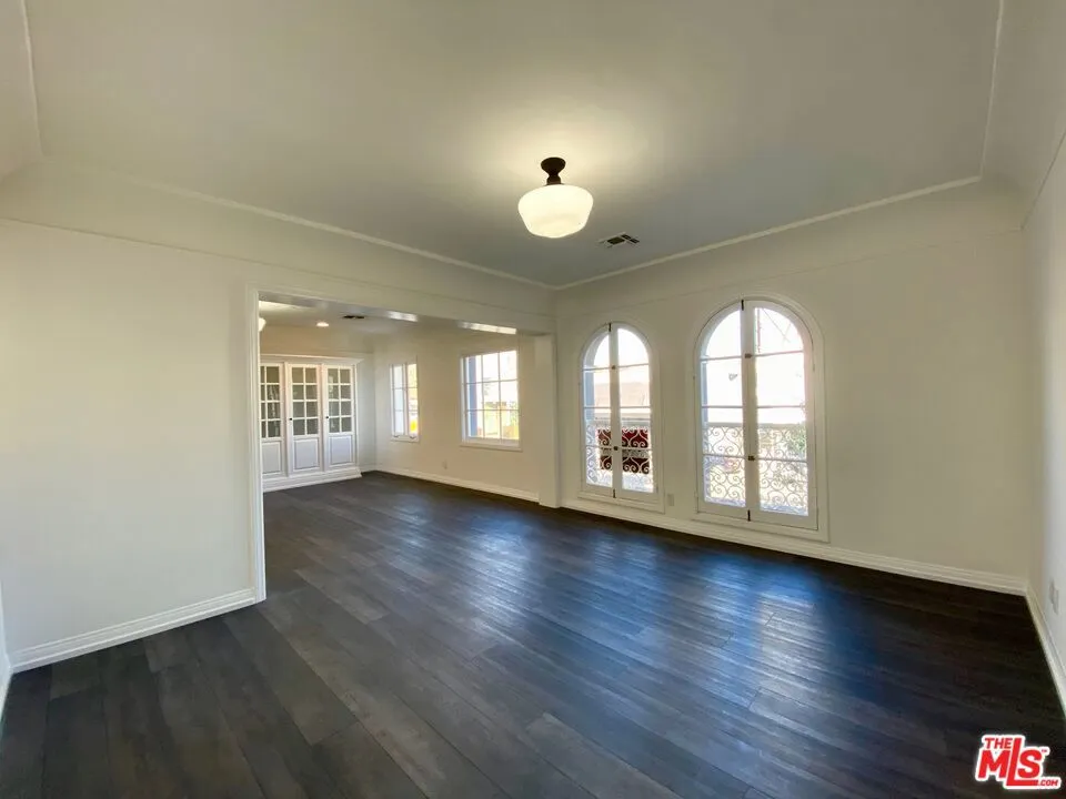 619 S La Brea Avenue #2nd Floor Los Angeles, CA 90036