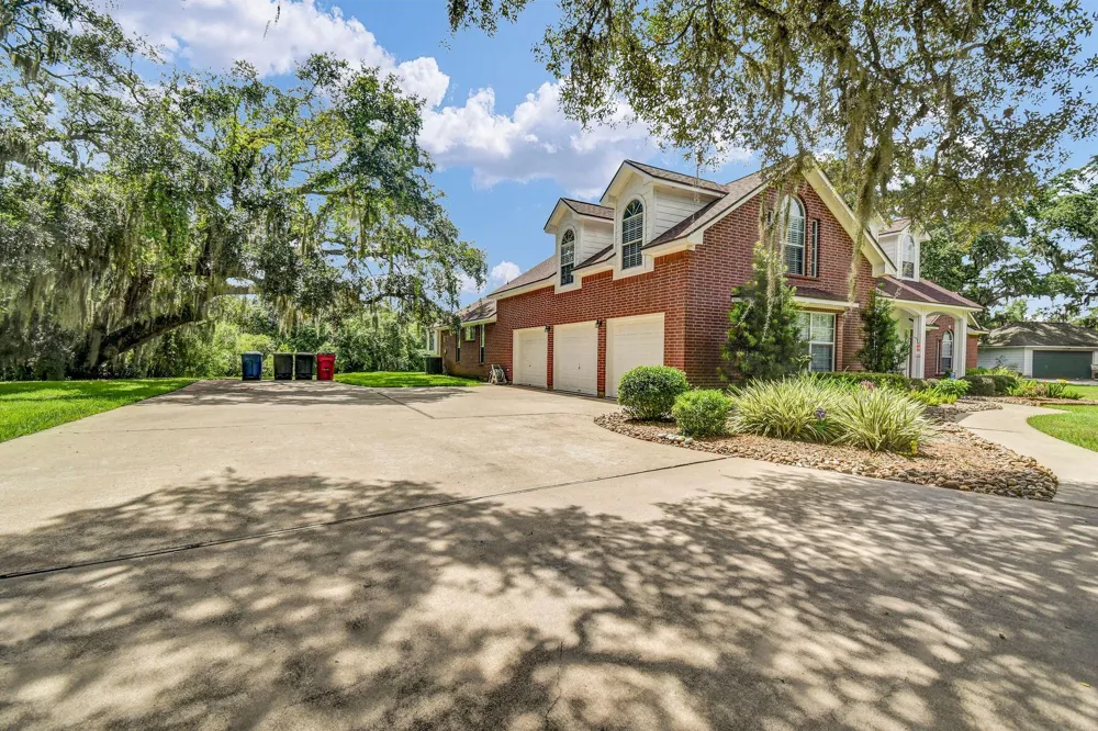 7547 County Road 684d Sweeny, TX 77480