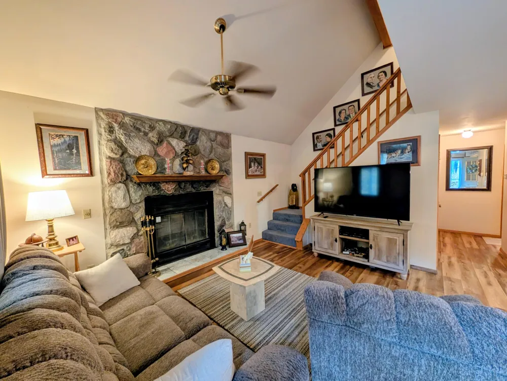 108 Deerwood Court Roscommon, MI 48653