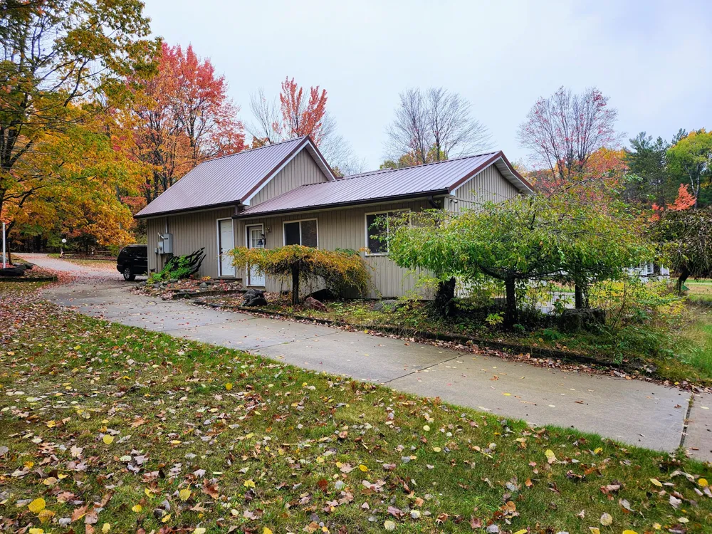 108 Deerwood Court Roscommon, MI 48653