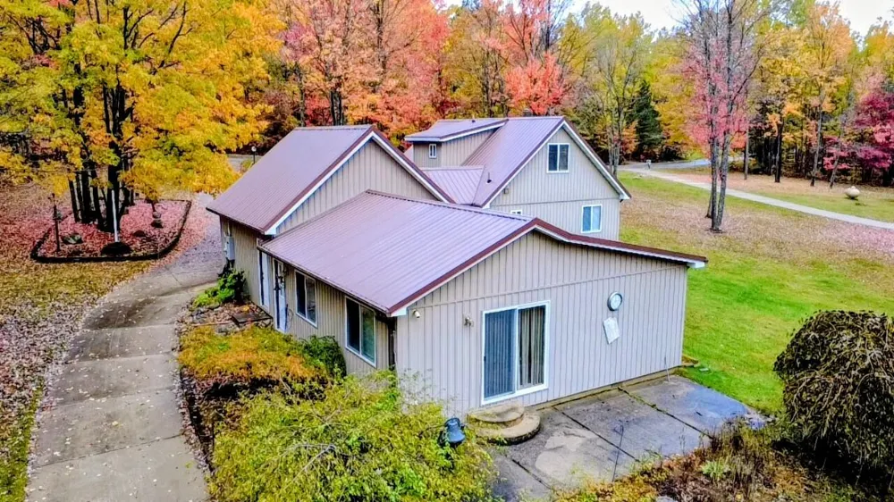 108 Deerwood Court Roscommon, MI 48653