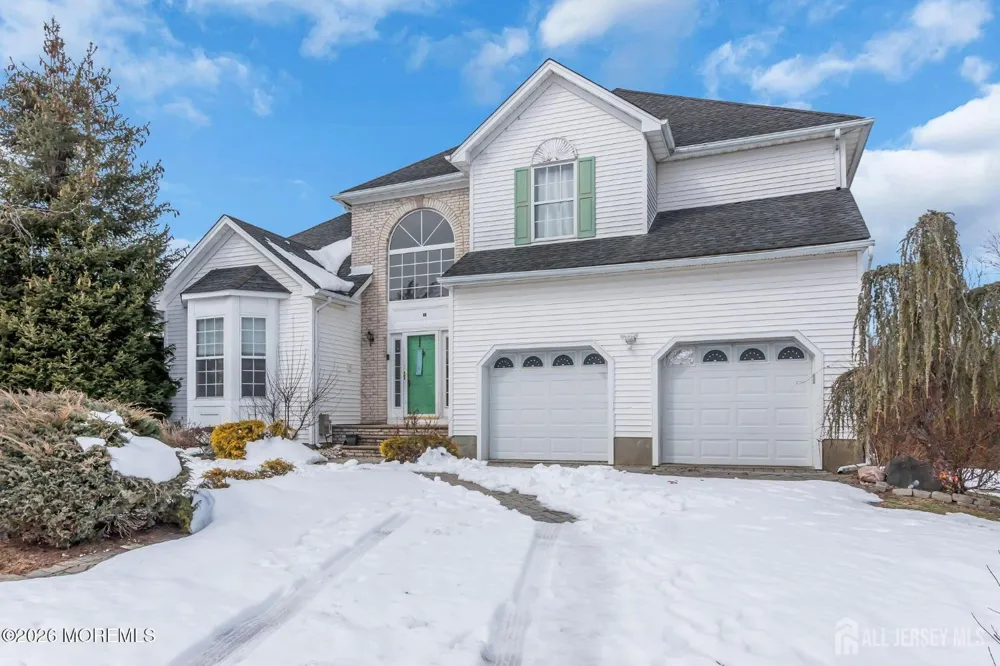 18 Lysbeth Lane Matawan, NJ 07748
