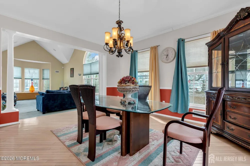 18 Lysbeth Lane Matawan, NJ 07748